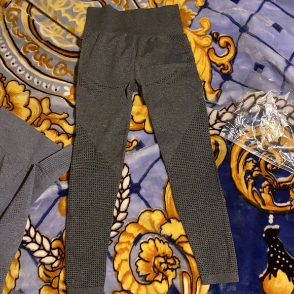 Workout Leggings - Picture 3 of 4